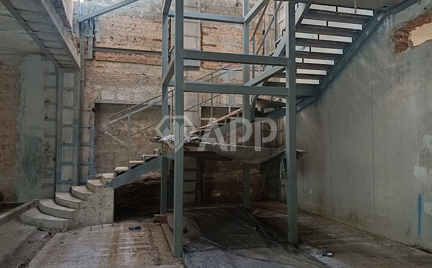 Особняк 1150 м2 с парковкой и проектом ресторана в центре Сочи фото
