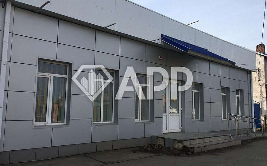 Продам отдельно стоящее здание, 200 м²,  г.Новокубанск, ул. Лермонтова, д.43.  фото