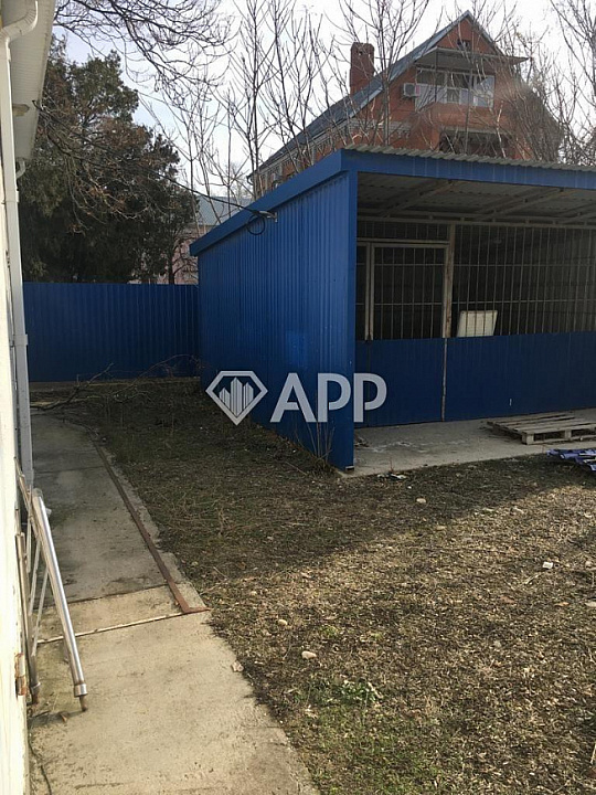 Продам отдельно стоящее здание, 200 м²,  г.Новокубанск, ул. Лермонтова, д.43.  фото