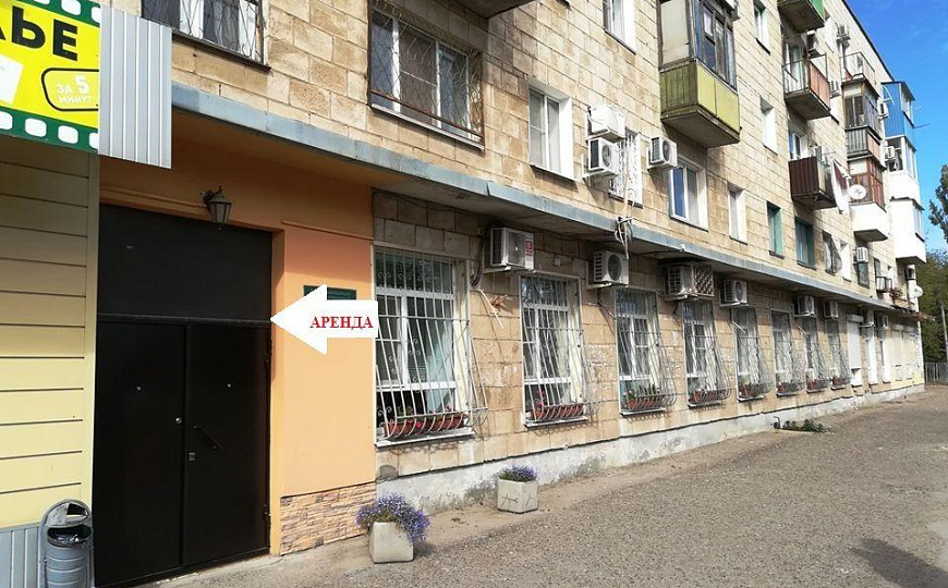 Помещение с парковкой и фасадаом на дорогу 246 м² фото