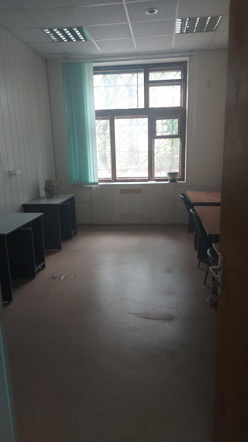 Помещение с парковкой и фасадаом на дорогу 246 м² фото