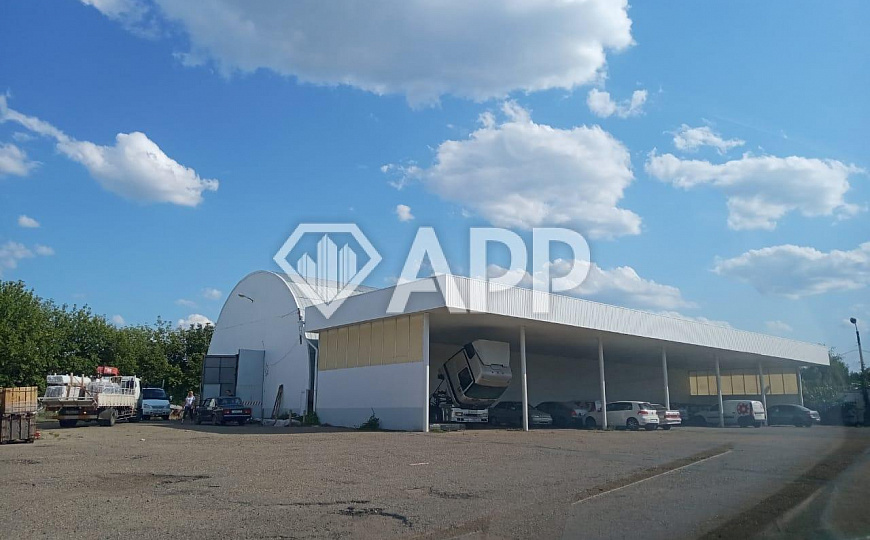 Продам базу со складскими и офисным помещением общей площадью 1080 м² и 0,5 ГА земли фото