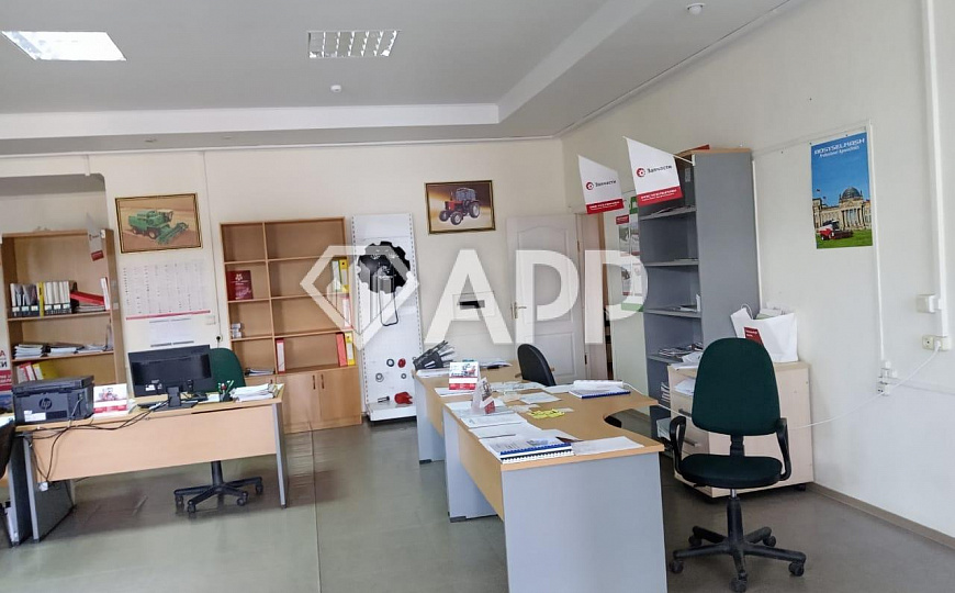 Продам базу со складскими и офисным помещением общей площадью 1080 м² и 0,5 ГА земли фото