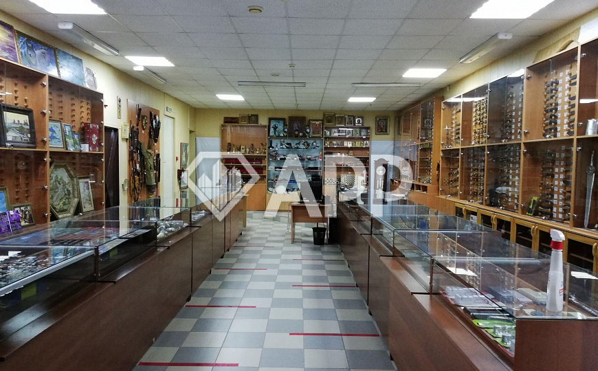 Сдам торговое помещение, 130 м² фото