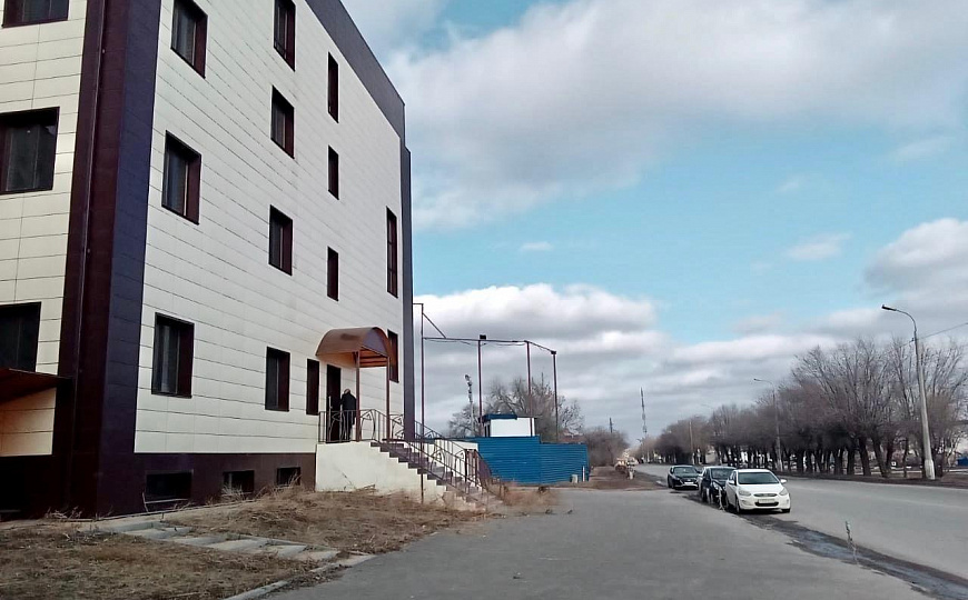 Здание под гостиницу, офисы, мед. центр в крупном жилмассиве, 1185 м² фото