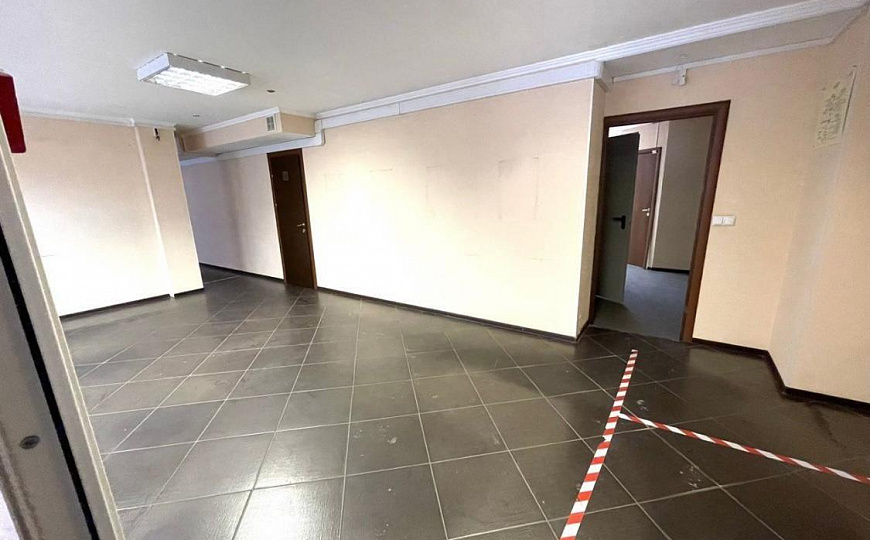 Сдам торговое помещение, 123 м² фото