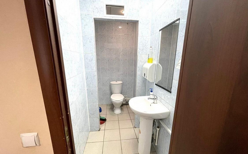 Сдам торговое помещение, 123 м² фото