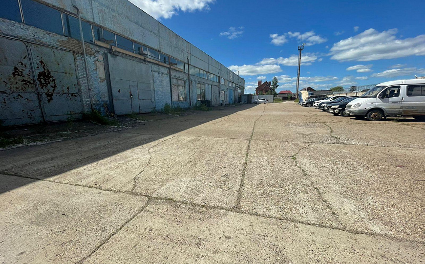 Продается помещение свободного назначения с арендаторами 1 700 м² фото