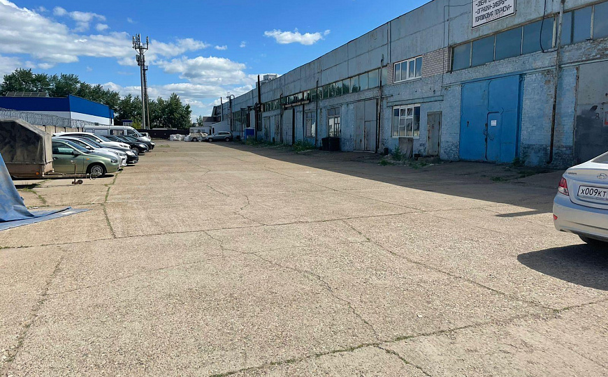 Продается помещение свободного назначения с арендаторами 1 700 м² фото