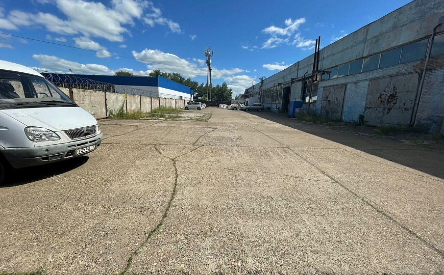 Продается помещение свободного назначения с арендаторами 1 700 м² фото