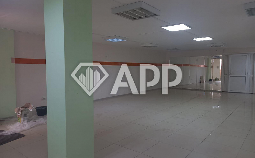 Сдам торговое помещение, 130 м² фото