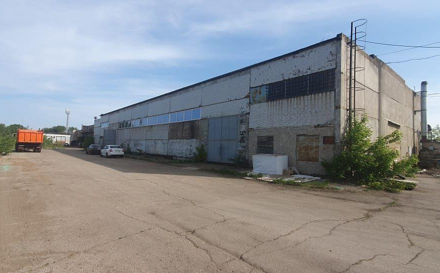 Продается отдельно стоящее производственно-складское здание с арендаторами 970 м² фото