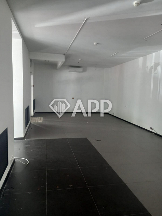 Сдам торговое помещение, 60 м². От собственника. Без комиссии. фото