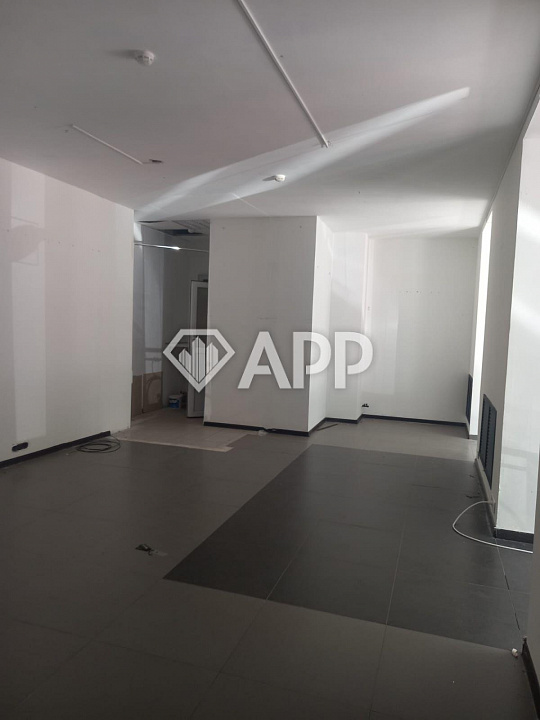 Сдам торговое помещение, 60 м². От собственника. Без комиссии. фото