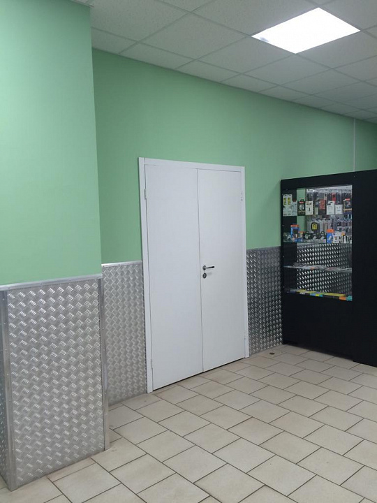 Продается помещение свободного назначения с арендаторами 1 964 м² фото