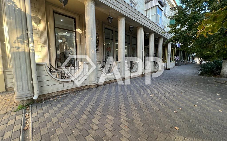 Продам торговое помещение, 293 м² фото