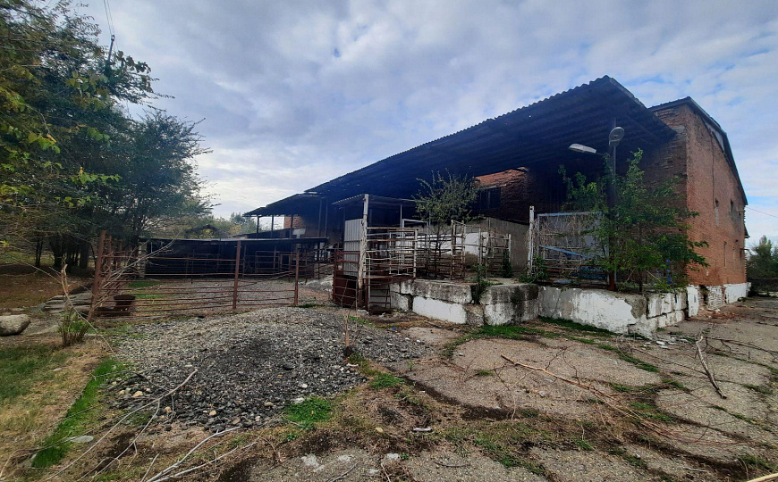 Продам производственное помещение площадью 1173 м² и зем.участок 5587 м² фото