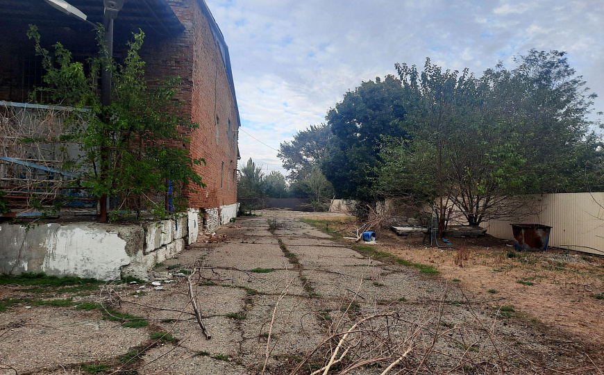 Продам производственное помещение площадью 1173 м² и зем.участок 5587 м² фото