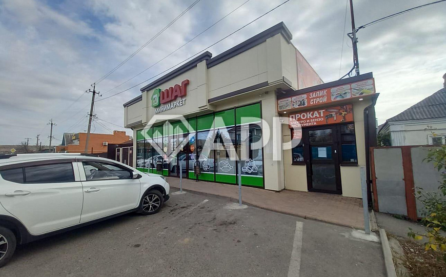 Продам Комплекс состоящий из: торговых помещений 142,4 м², жилого дома 274,6м² и зем. уч. 726 м² фото