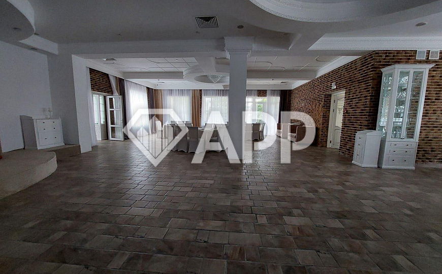 Сдам помещение свободного назначения, 585 м² фото