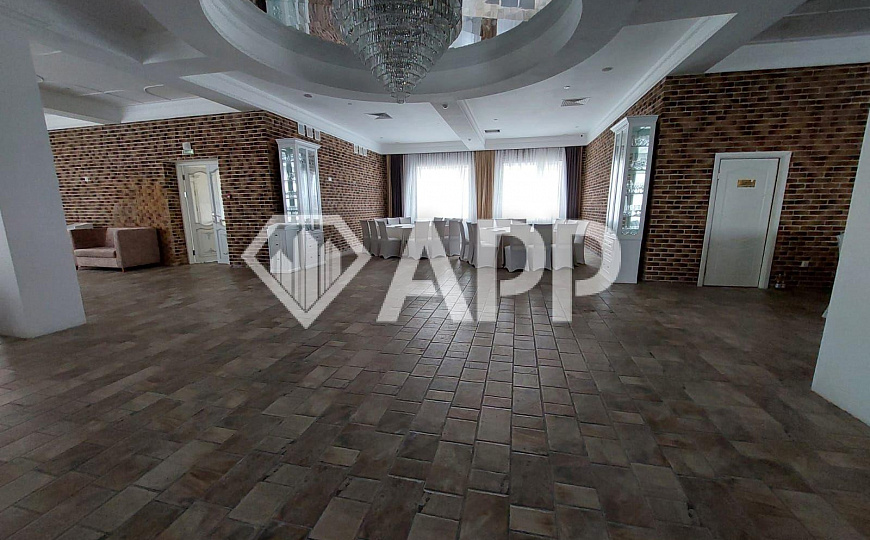 Сдам помещение свободного назначения, 585 м² фото