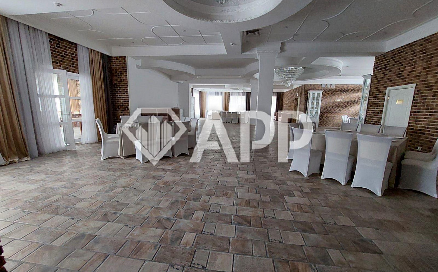 Сдам помещение свободного назначения, 585 м² фото