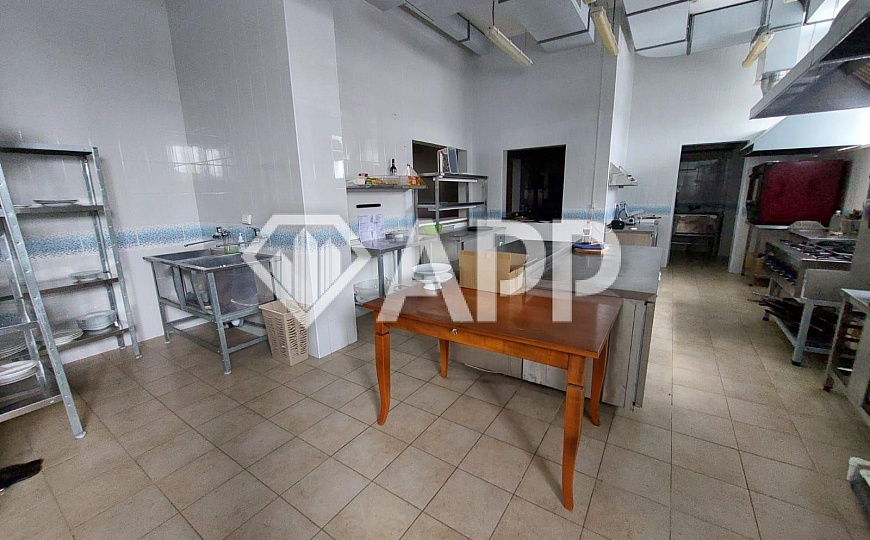 Сдам помещение свободного назначения, 585 м² фото