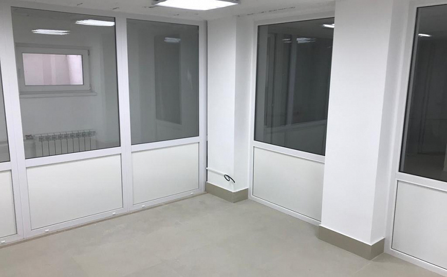 Помещение в центре с арендаторами, 190 м² фото