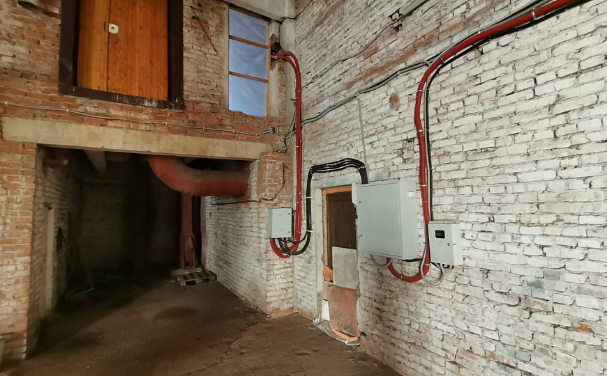 Продается производственная база 2 000 м² фото