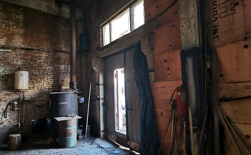 Продается производственная база 2 000 м² фото