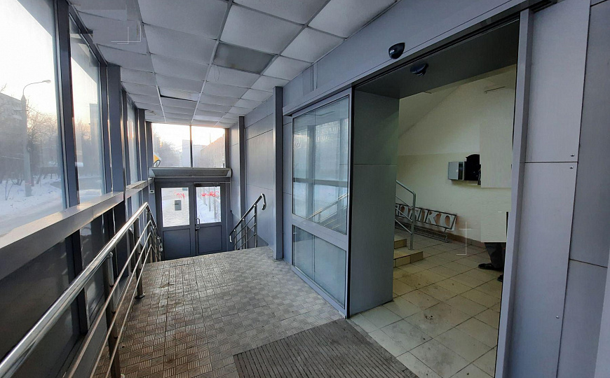 Сдам помещение свободного назначения, 1 500 м² фото