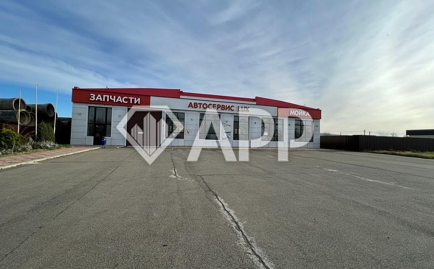 Продам помещение свободного назначения, общей площадью около 700 м² и участок 10,5 соток. фото
