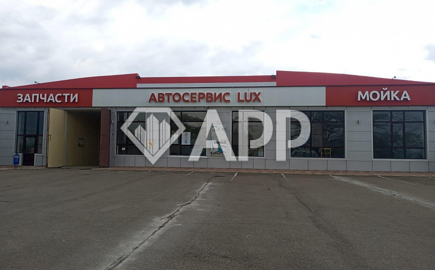 Продам помещение свободного назначения, общей площадью около 700 м² и участок 10,5 соток. фото