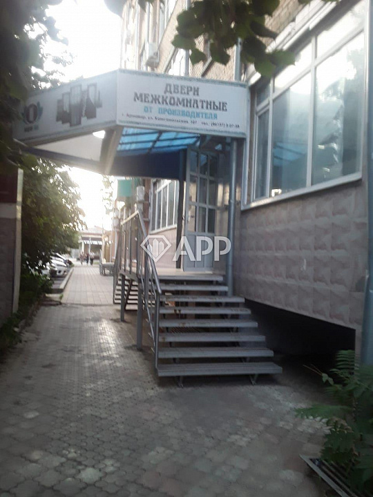 Продам  помещение, общей площадью 294 м².  фото