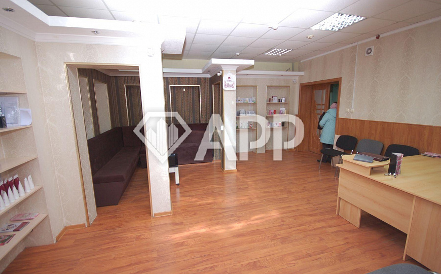 Продам  помещение, общей площадью 294 м².  фото