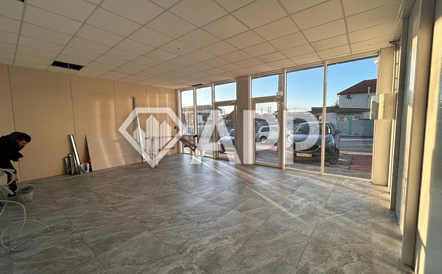 Сдам торговое помещение, 44 м² фото