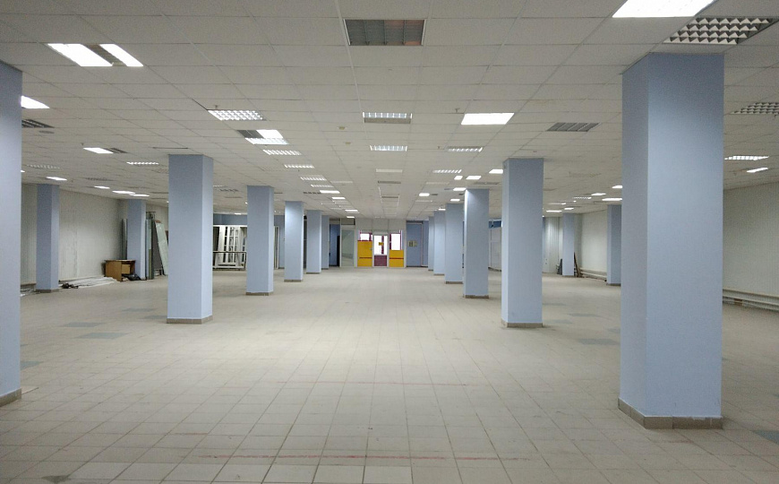 Продам торговое помещение, 3 500 м² фото