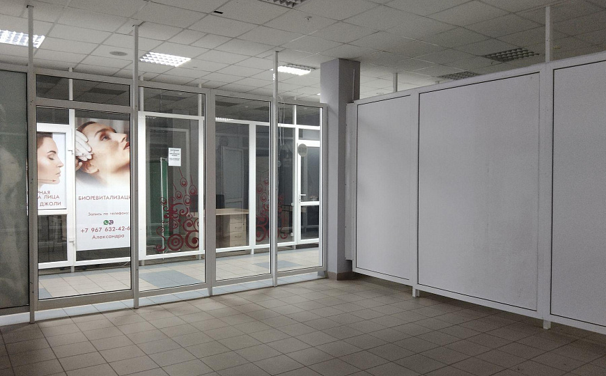 Продам торговое помещение, 3 500 м² фото