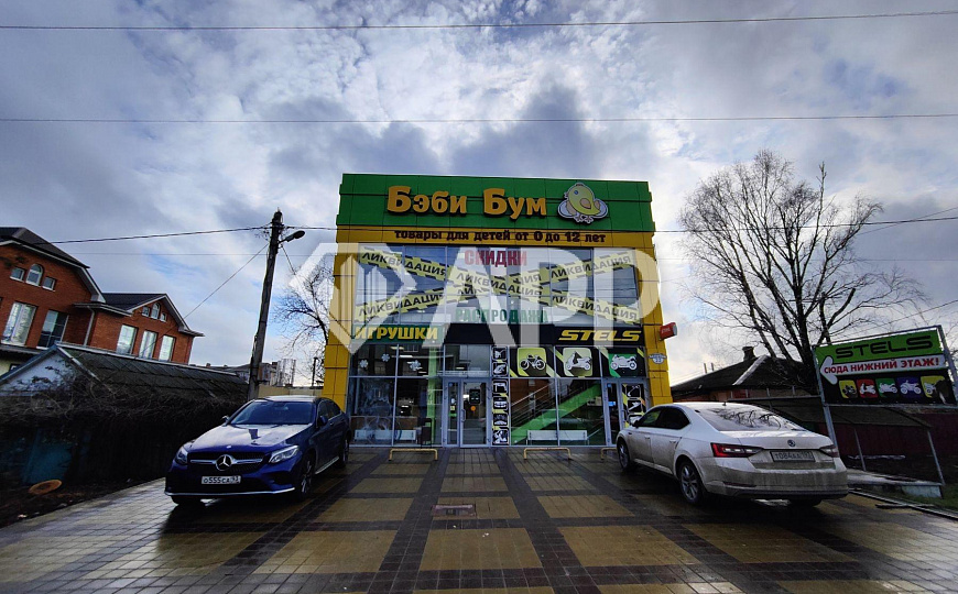 Сдам торговое помещение, 360 м² фото