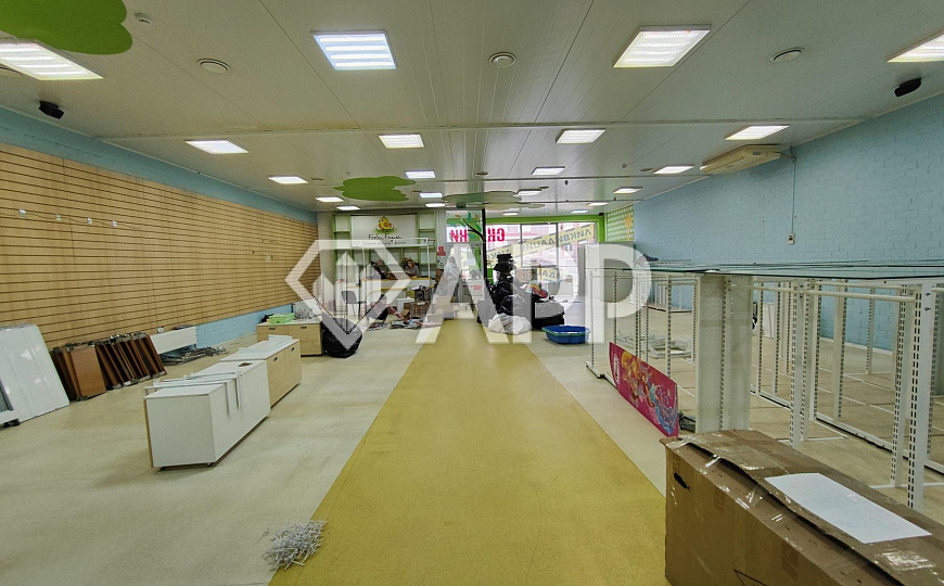 Сдам торговое помещение, 360 м² фото