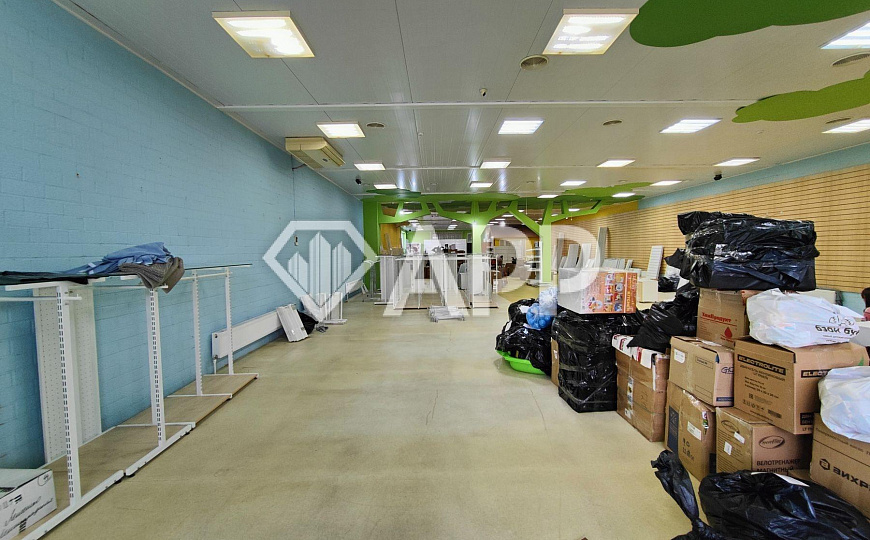 Сдам торговое помещение, 360 м² фото