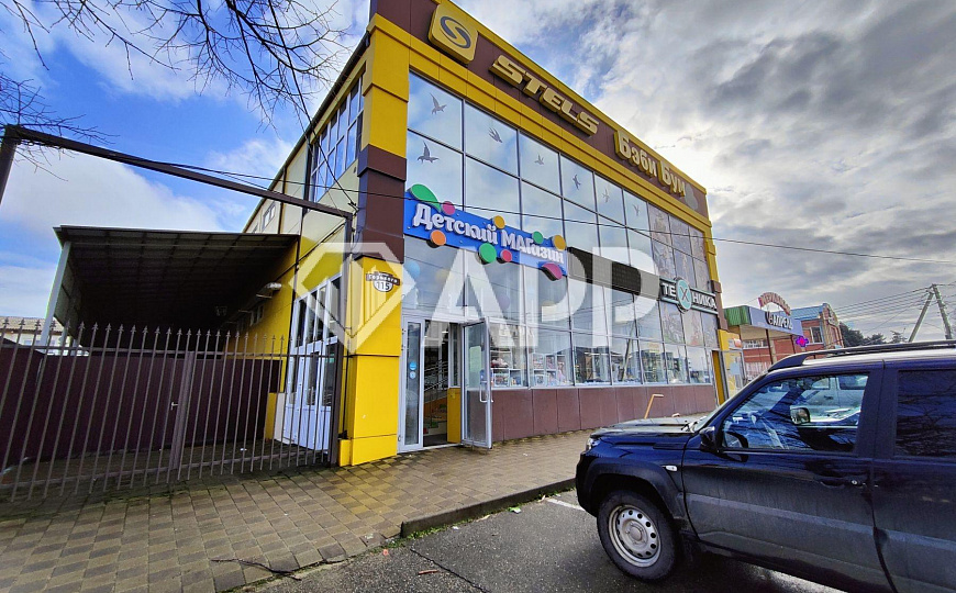 Сдам торговое помещение, 392,7 м² фото