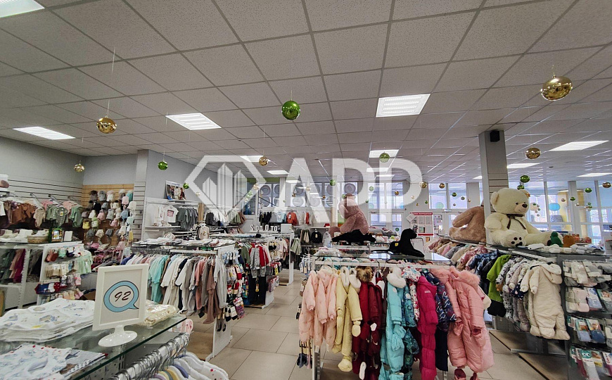 Сдам торговое помещение, 392,7 м² фото