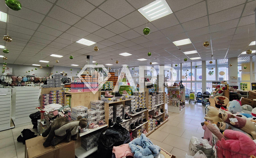 Сдам торговое помещение, 392,7 м² фото
