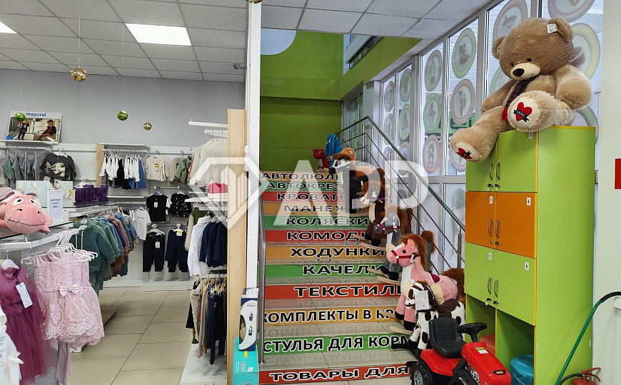 Сдам торговое помещение, 392,7 м² фото