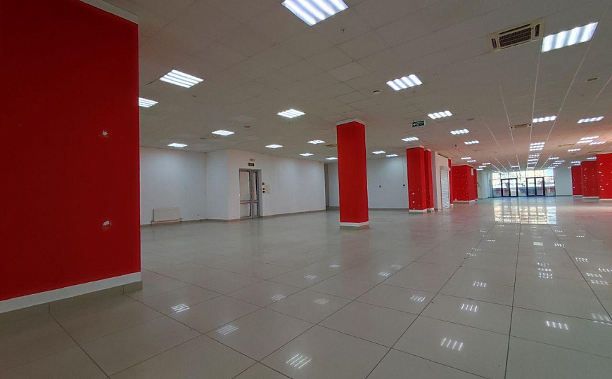 Сдам помещение в торговом центре, 924 м² фото