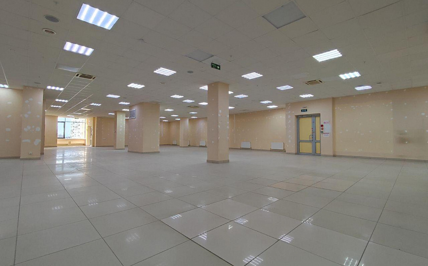 Сдам помещение в торговом центре, 924 м² фото