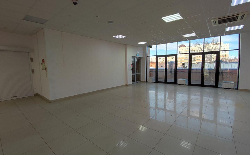 Сдам помещение в торговом центре, 924 м² фото