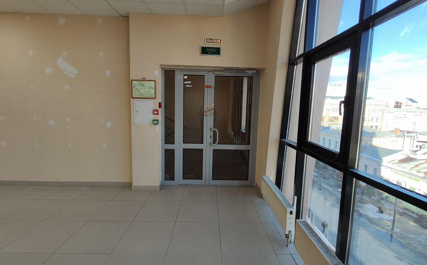 Сдам помещение в торговом центре, 924 м² фото