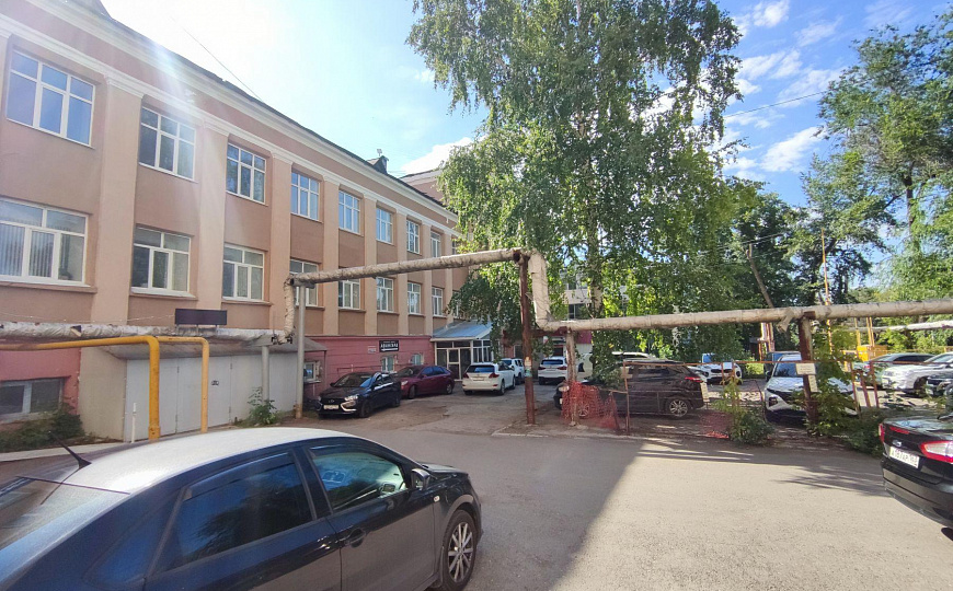  Отдельно стоящее здание, 2 200 м² фото